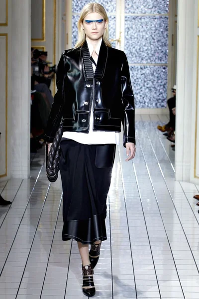 Look 5